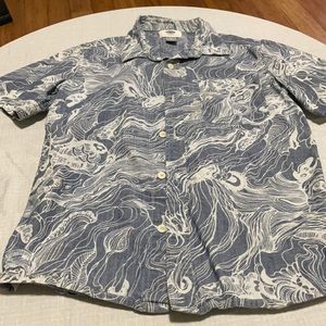 Size 8 old navy button down shirt